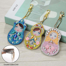 Cargar imagen en el visor de la galería, Llavero Diamond Painting 5D de Muñeca Rusa