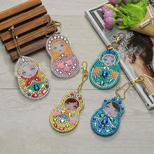 Cargar imagen en el visor de la galería, Llavero Diamond Painting 5D de Muñeca Rusa