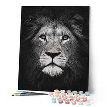 Cargar imagen en el visor de la galería, Pintar Por Números - Cabeza De León Blanco Y Negro - Figuredart - Animales Leones