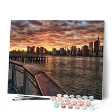 Cargar imagen en el visor de la galería, Ciudad americana junto al agua