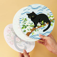 Cargar imagen en el visor de la galería, Mini Serie Pintar por Números - discos de Ø20cm (6 piezas) - Gato negro y flores