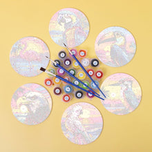 Cargar imagen en el visor de la galería, Pintar por números Posavasos 10cm (6 piezas) - Pájaros Tropicales Vibrantes