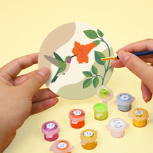 Cargar imagen en el visor de la galería, Pintar por números Posavasos 10cm (6 piezas) - Danza de Colibríes