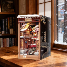 Cargar imagen en el visor de la galería, Book Nook - Susurro de nieve en Kioto Figured'Art