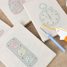 Cargar imagen en el visor de la galería, Punch Needle Kit (4 piezas) con marcos - Iconos Urbanos 1