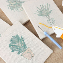 Cargar imagen en el visor de la galería, Punch Needle Kit (4 piezas) con marcos - Set Amante de las Plantas 2