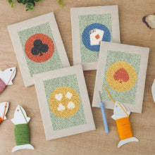Cargar imagen en el visor de la galería, Punch Needle Kit (4 piezas) con marcos - Cartas de Juego