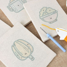 Cargar imagen en el visor de la galería, Punch Needle Kit (4 piezas) con marcos - Mini iconos de comida