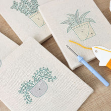 Cargar imagen en el visor de la galería, Punch Needle Kit (4 piezas) con marcos - Oasis Verde