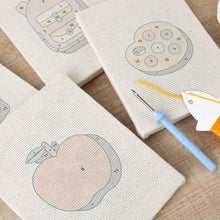 Cargar imagen en el visor de la galería, Punch Needle Kit (4 piezas) con marcos - Vuelta al Cole 1