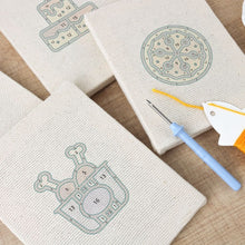 Cargar imagen en el visor de la galería, Punch Needle Kit (4 piezas) con marcos - Bocados Sabrosos