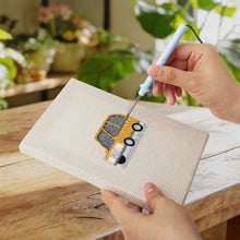 Cargar imagen en el visor de la galería, Punch Needle Kit (4 piezas) con marcos - Colección de Coches