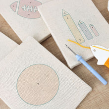 Cargar imagen en el visor de la galería, Punch Needle Kit (4 piezas) con marcos - Diversión Deportiva