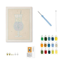Cargar imagen en el visor de la galería, Punch Needle Kit con marco - Cócteles 2