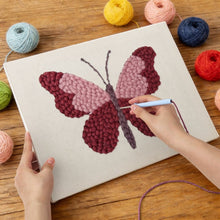 Cargar imagen en el visor de la galería, Punch Needle Kit con marco - Mariposa Rosa