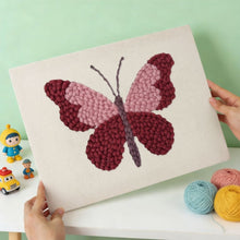Cargar imagen en el visor de la galería, Punch Needle Kit con marco - Mariposa Rosa