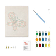 Cargar imagen en el visor de la galería, Punch Needle Kit con marco - Mariposa Roja