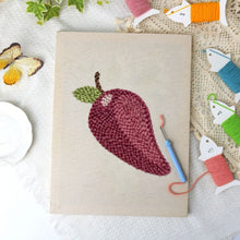 Cargar imagen en el visor de la galería, Punch Needle Kit con marco - Ciruela Dulce