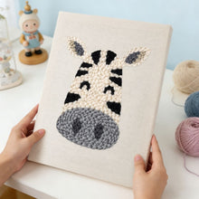 Cargar imagen en el visor de la galería, Punch Needle Kit con marco - Cebra Feliz