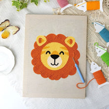 Cargar imagen en el visor de la galería, Punch Needle Kit con marco - Pequeño León