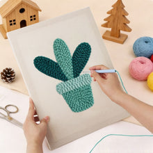 Cargar imagen en el visor de la galería, Punch Needle Kit con marco - Suculenta Sonriente