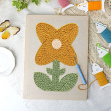 Cargar imagen en el visor de la galería, Punch Needle Kit con marco - Flor Soleada