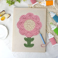 Cargar imagen en el visor de la galería, Punch Needle Kit con marco - Pétalos Rosas