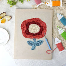 Cargar imagen en el visor de la galería, Punch Needle Kit con marco - Flor Carmesí