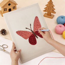 Cargar imagen en el visor de la galería, Punch Needle Kit con marco - Alas Carmesí