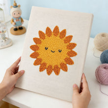 Cargar imagen en el visor de la galería, Punch Needle Kit con marco - Sol Sonriente