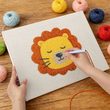Cargar imagen en el visor de la galería, Punch Needle Kit con marco - León Dormido