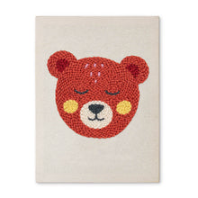 Cargar imagen en el visor de la galería, Punch Needle Kit con marco - Oso Cariñoso Figured'Art