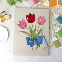 Cargar imagen en el visor de la galería, Punch Needle Kit con marco - Cesta de Flores