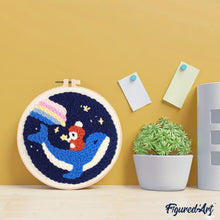 Cargar imagen en el visor de la galería, Punch Needle Niño y una ballena