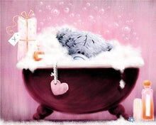 Cargar imagen en el visor de la galería, Punto De Cruz Diamante - Punto De Cruz Diamante - Teddy En Su Baño - Figuredart - Punto De Cruz Diamante Romanticismo Romántico