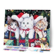 Cargar imagen en el visor de la galería, Punto De Cruz Diamante - Punto De Cruz Diamante - Tres Gatitos De Navidad - Figuredart - Gatos Mascotas Navidad Punto De Cruz Diamante
