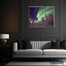 Cargar imagen en el visor de la galería, Punto De Cruz Diamante - Punto De Cruz Diamante - Aurora Boreales Y Abetos - Figuredart - Paisajes Punto De Cruz Diamante Paisajes