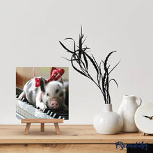 Cargar imagen en el visor de la galería, Punto De Cruz Diamante - Punto De Cruz Diamante - Cerdo Y Piano - Figuredart - Mascotas Punto De Cruz Diamante Animales