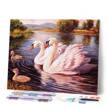 Cargar imagen en el visor de la galería, Punto De Cruz Diamante - Punto De Cruz Diamante - Cisnes Y Sus Crías - Figuredart - Cisnes Mascotas Punto De Cruz Diamante Animales