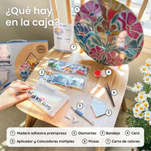 Cargar imagen en el visor de la galería, Diamond Painting en Disco de Madera - Flor de cerezo