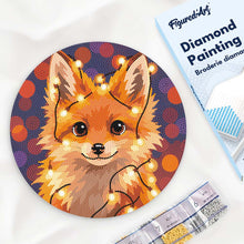 Cargar imagen en el visor de la galería, Diamond Painting en Disco de Madera - Pequeño Zorro con Luces