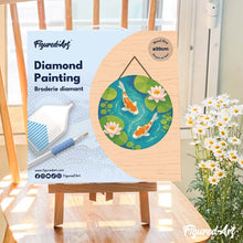 Cargar imagen en el visor de la galería, Diamond Painting en Disco de Madera - Estanque de koi