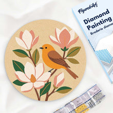 Cargar imagen en el visor de la galería, Diamond Painting en Disco de Madera - Ruiseñor y magnolias