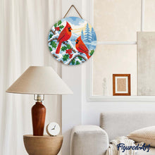 Cargar imagen en el visor de la galería, Diamond Painting en Disco de Madera - Cardenales de invierno