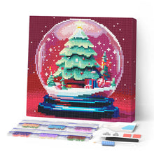 Cargar imagen en el visor de la galería, Mini Diamond Painting 25x25cm - Árbol de Navidad en Bola de Nieve
