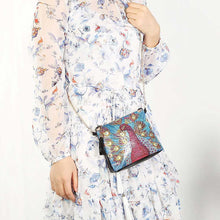 Cargar imagen en el visor de la galería, Bolsa Diamond Painting Pavo Real Rojo