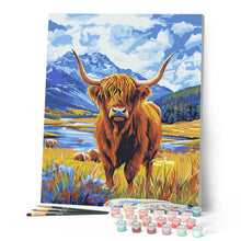 Cargar imagen en el visor de la galería, Highland Cow junto al lago