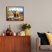 Cargar imagen en el visor de la galería, Highland Cow lago dorado