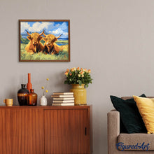 Cargar imagen en el visor de la galería, Highland Cow campo dorado