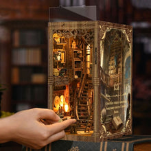 Cargar imagen en el visor de la galería, Book Nook - Sala de Libros Antiguos